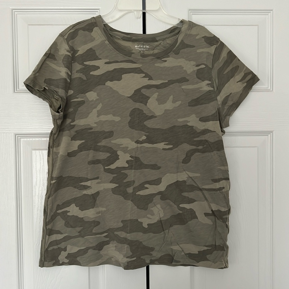 Athleta t-shirt